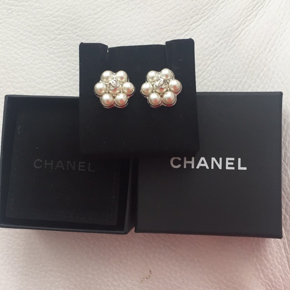 Chanel Authentic Stud Earrings w/ Pearl &Silver CC